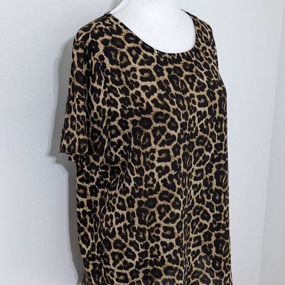 Chelsea & Theodore Leopard Print Blouse Size Medium Leopard Print Top - Picture 3 of 6